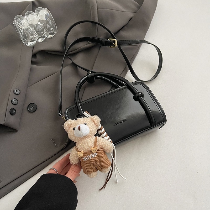 Moderna ženska mala torbica za proljeće-ljeto 2025, minimalistički dizajn, preko ramena ili crossbody, kvadratnog oblika