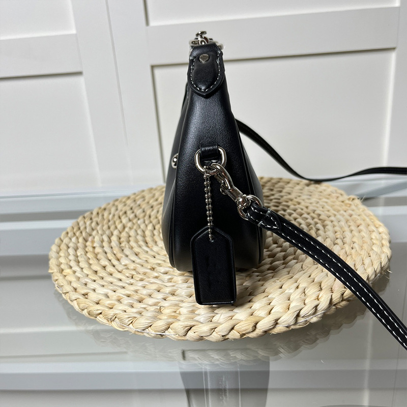 Ženska mini torbica s retro polumjesecom, crossbody, od prave kože.