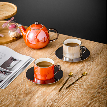 Ceașă de cafea din ceramică cu farfurie, în stil european retro-lux, însoțită de cafetieră – set de veselă pentru cappuccino și ceai de după-amiază, pentru hotel