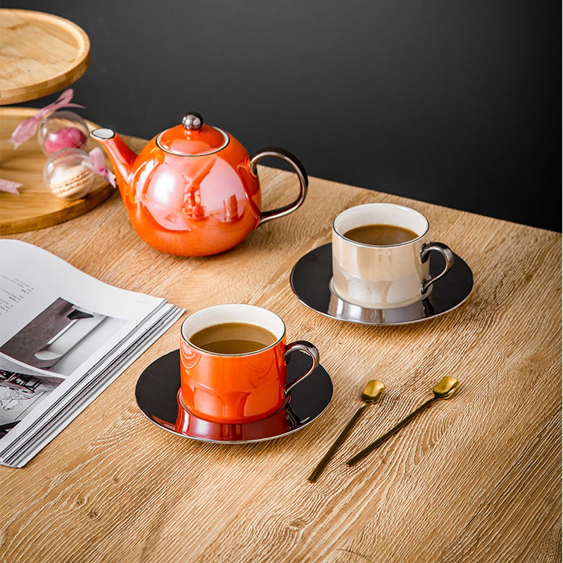 Ceașă de cafea din ceramică cu farfurie, în stil european retro-lux, însoțită de cafetieră – set de veselă pentru cappuccino și ceai de după-amiază, pentru hotel