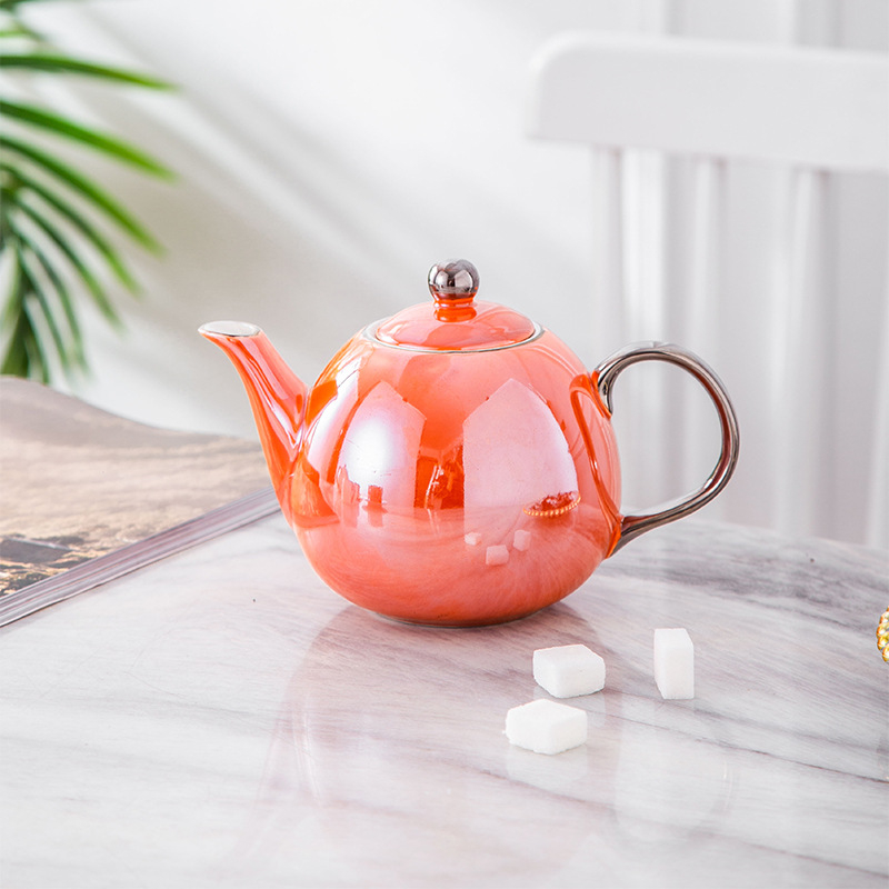 Ceașă de cafea din ceramică cu farfurie, în stil european retro-lux, însoțită de cafetieră – set de veselă pentru cappuccino și ceai de după-amiază, pentru hotel
