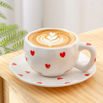 Set ceramic pentru cafea: ceașcă și farfurioară, cu motiv nor și flori lucrate manual
