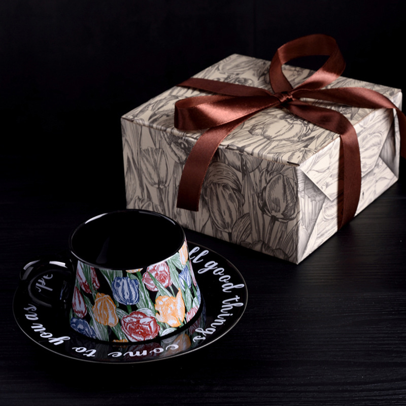 Set cești de cafea și farfurioare din ceramică, seria Grădina, vintage, în cutie cadou