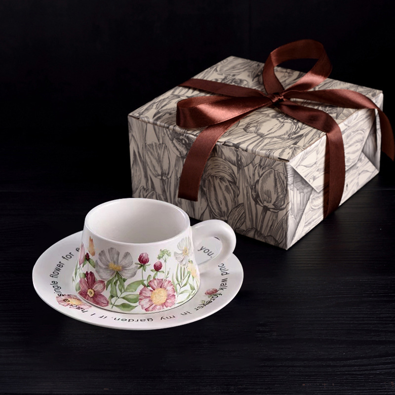 Set cești de cafea și farfurioare din ceramică, seria Grădina, vintage, în cutie cadou