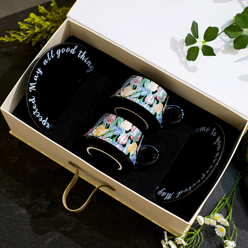 Set cești de cafea și farfurioare din ceramică, seria Grădina, vintage, în cutie cadou