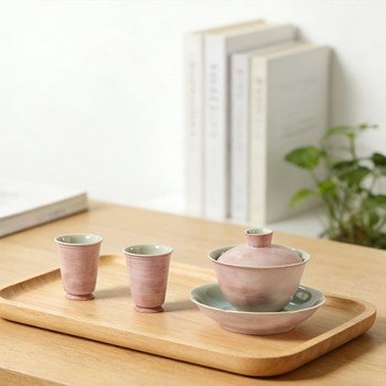 Prima iubire – gaiwan pentru ceai, roz deschis, lucrat manual, glazură colorată la temperatură înaltă cu fisuri de gheață, 120 ml