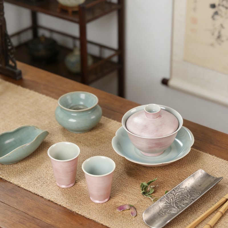 Prima iubire – gaiwan pentru ceai, roz deschis, lucrat manual, glazură colorată la temperatură înaltă cu fisuri de gheață, 120 ml