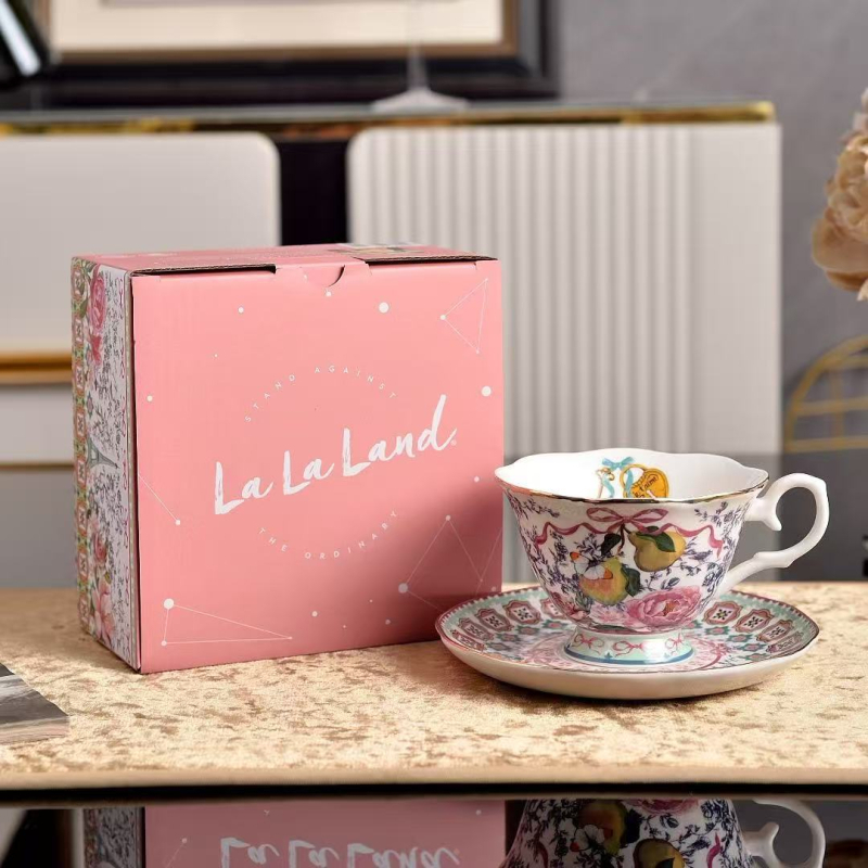 Set ceramic de cafea în stil european, cu ceainic și farfurioare, design drăguț și rafinat, stil pastoral, pentru mic dejun