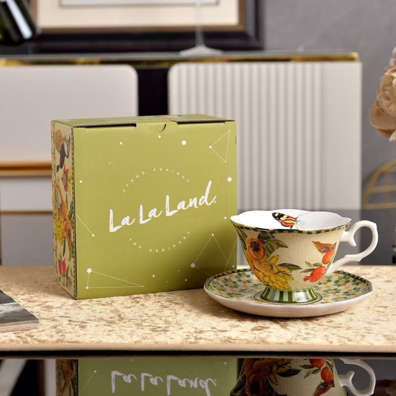 Set ceramic de cafea în stil european, cu ceainic și farfurioare, design drăguț și rafinat, stil pastoral, pentru mic dejun
