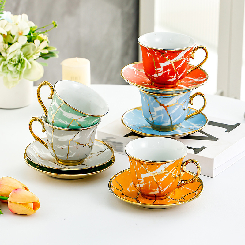 Cească de cafea din ceramică cu farfurie, margine aurie, glazură craquelé, stil vintage, pentru uz casnic