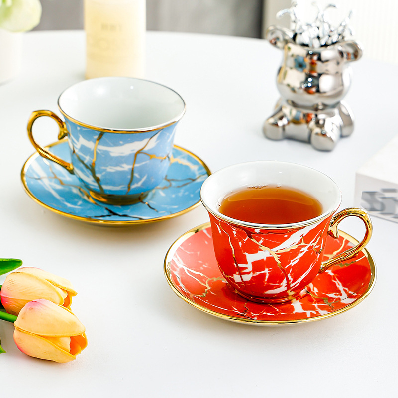 Cească de cafea din ceramică cu farfurie, margine aurie, glazură craquelé, stil vintage, pentru uz casnic