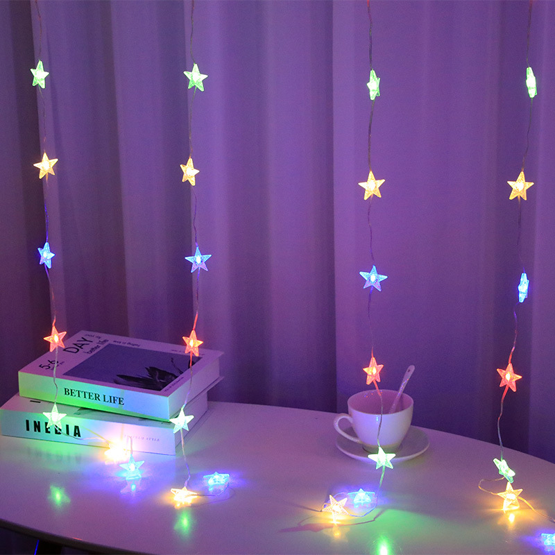 Şir LED pentru perdea de Crăciun, cu bile şi stele, decor pentru fereastră