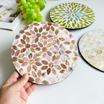 Pad rotund din lemn cu încrustații de scoici pictate, model floral, stil nordic