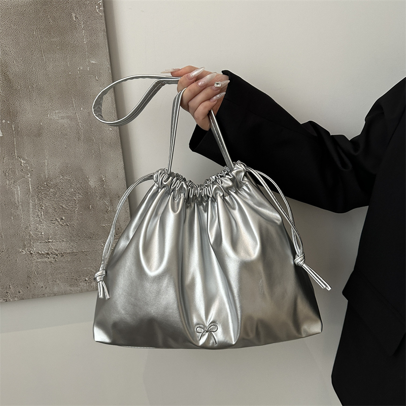 2026 novi model ženske torbe sa šnimi, velika kapaciteta, jednofarbna, za ramena ili crossbody, leptirov oblik dizajna