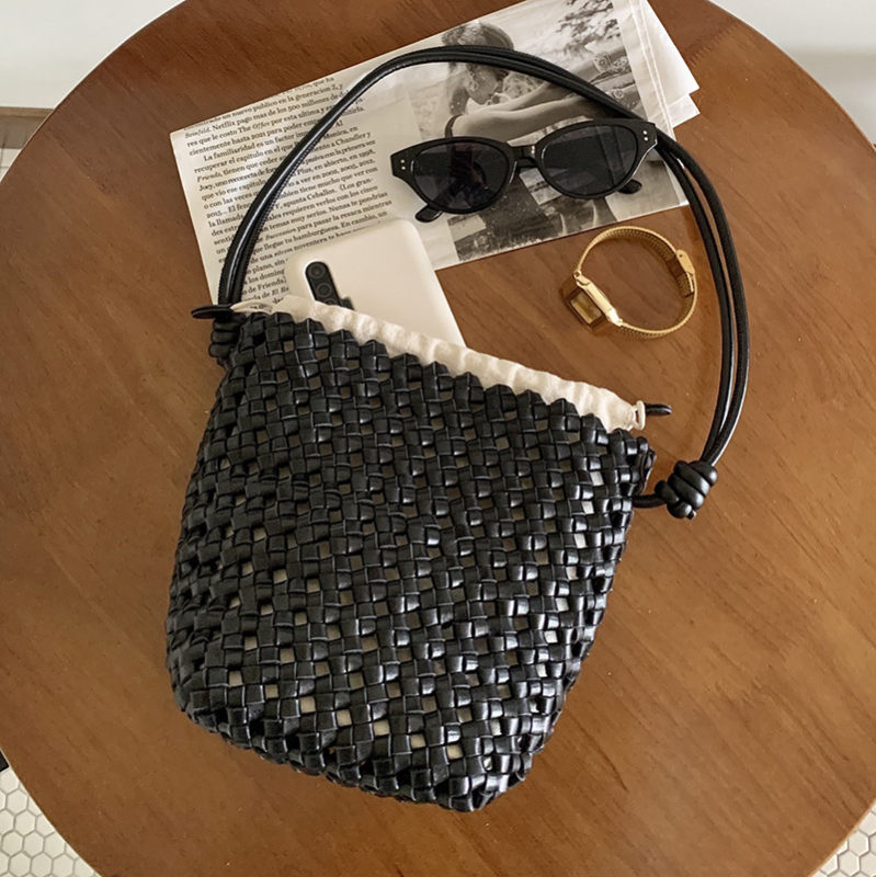 Ženska bucket torbica od prve klase kože s rastlinskim premazom, ručno tkana, za ramena ili crossbody