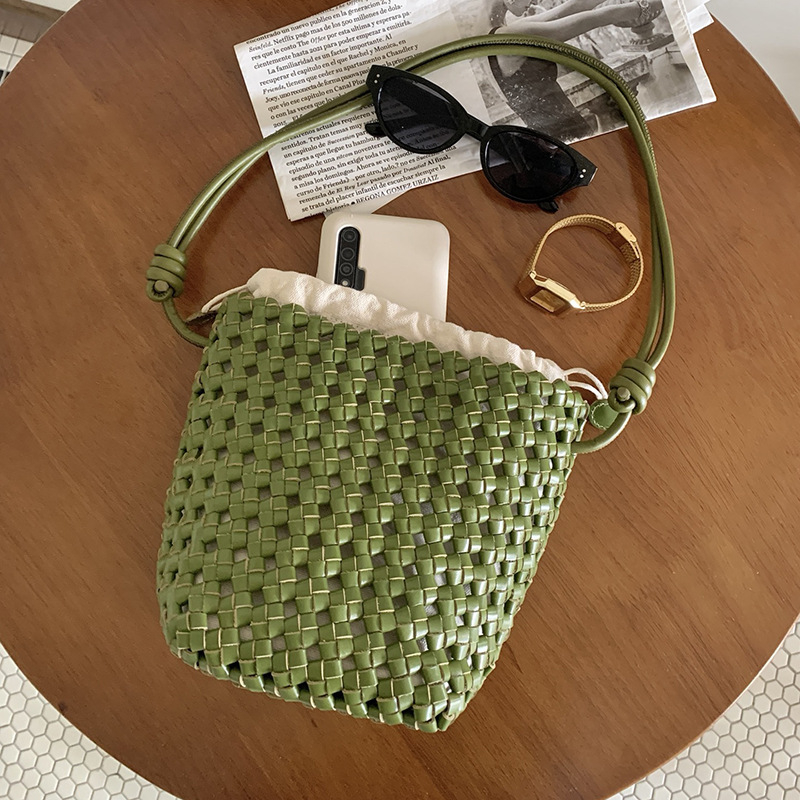 Ženska bucket torbica od prve klase kože s rastlinskim premazom, ručno tkana, za ramena ili crossbody