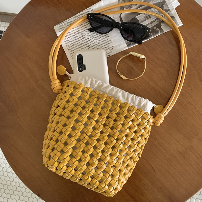 Ženska bucket torbica od prve klase kože s rastlinskim premazom, ručno tkana, za ramena ili crossbody