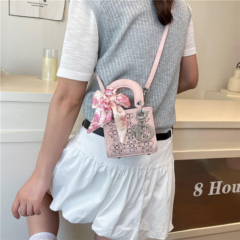 Mala torbica s kristalima i rombo uzorkom, inspirirana princezom Dianom, ručna i crossbody torba