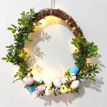 Coroană de Paște cu ouă artificiale și flori pentru decor de primăvară