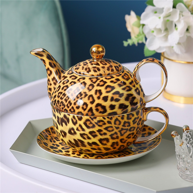 Set cafea din porțelan de oase cu imprimeu leopard: cană cu farfurie, ceainic, linguriță, zaharniță, cană de lapte, farfurie, suport de masă, cuțit, furculiță, cenușar