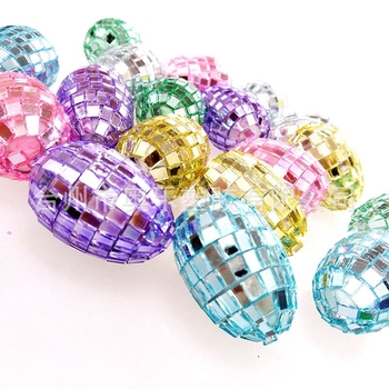 Ou de Paște din plastic, împodobit cu diamante, dimensiuni 4 cm și 6 cm