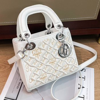 Ženska šivana crossbody torbica s velikim kapacitetom, inspirirana Princezom Dianom, dojam vrhunske kvalitete