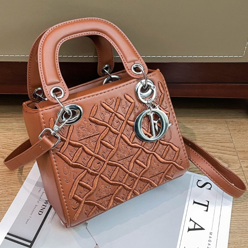 Ženska šivana crossbody torbica s velikim kapacitetom, inspirirana Princezom Dianom, dojam vrhunske kvalitete