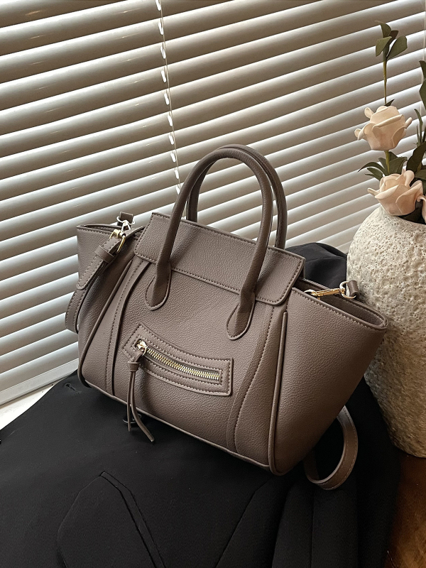Ženska torba velikog kapaciteta, crossbody remenom, krilni oblik, gradski stil, kolekcija 2026