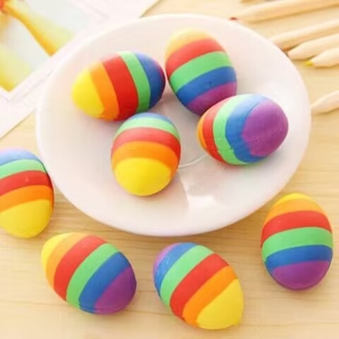 Două gume de șters în formă de ou de Paște, ambalaj mare, design drăguț de desene animate, în culori curcubeu, gume rotunde pentru creion