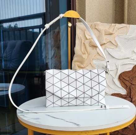 2024 nova kristalna torba‑kovert za ručne nošenje, matni dijamantni uzorak, odvojiva, multifunkcionalna torba za rame i crossbody za žene