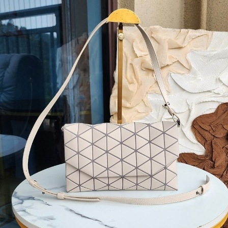 2024 nova kristalna torba‑kovert za ručne nošenje, matni dijamantni uzorak, odvojiva, multifunkcionalna torba za rame i crossbody za žene