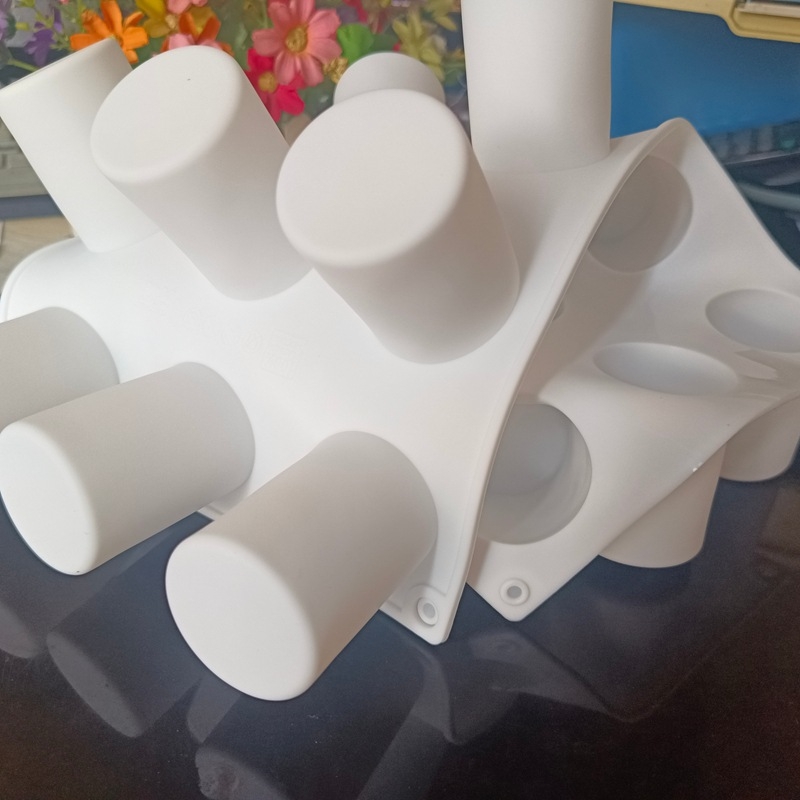 Formă de silicon cu 15 cavități pentru tort mousse