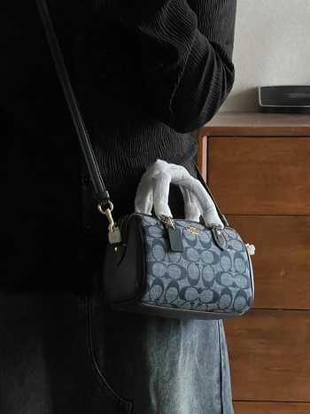 Koucijia 2025 Rowan Monogram Boston Mini Kožna Crossbody torbica za žene