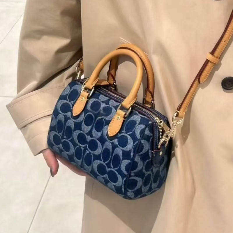 Koucijia 2025 Rowan Monogram Boston Mini Kožna Crossbody torbica za žene