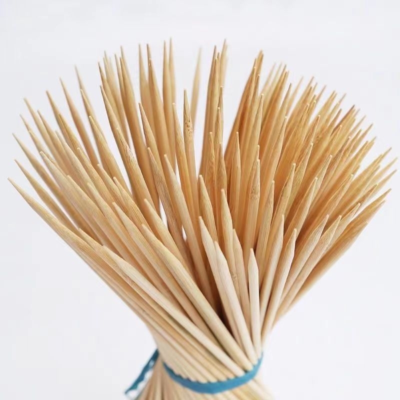 Cârnați aurii crocanți pe bețe de bambus, cârnat din amidon, 25–30 cm, o singură utilizare, pentru uz comercial