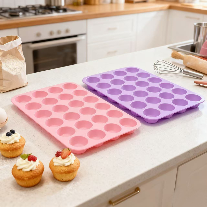 Formă rotundă din silicon, 24 de cavități, pentru fondant, ciocolată, bomboane, biscuiți și săpun