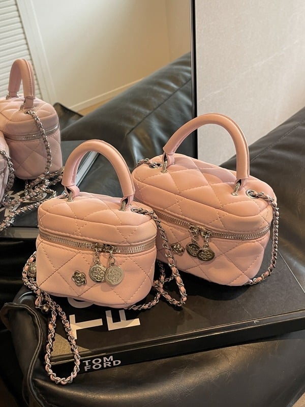 Ženska mini bucket torbica od PU kože s dijamantnim quiltom, lančani remen, crossbody stil