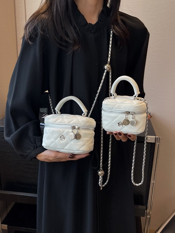 Ženska mini bucket torbica od PU kože s dijamantnim quiltom, lančani remen, crossbody stil