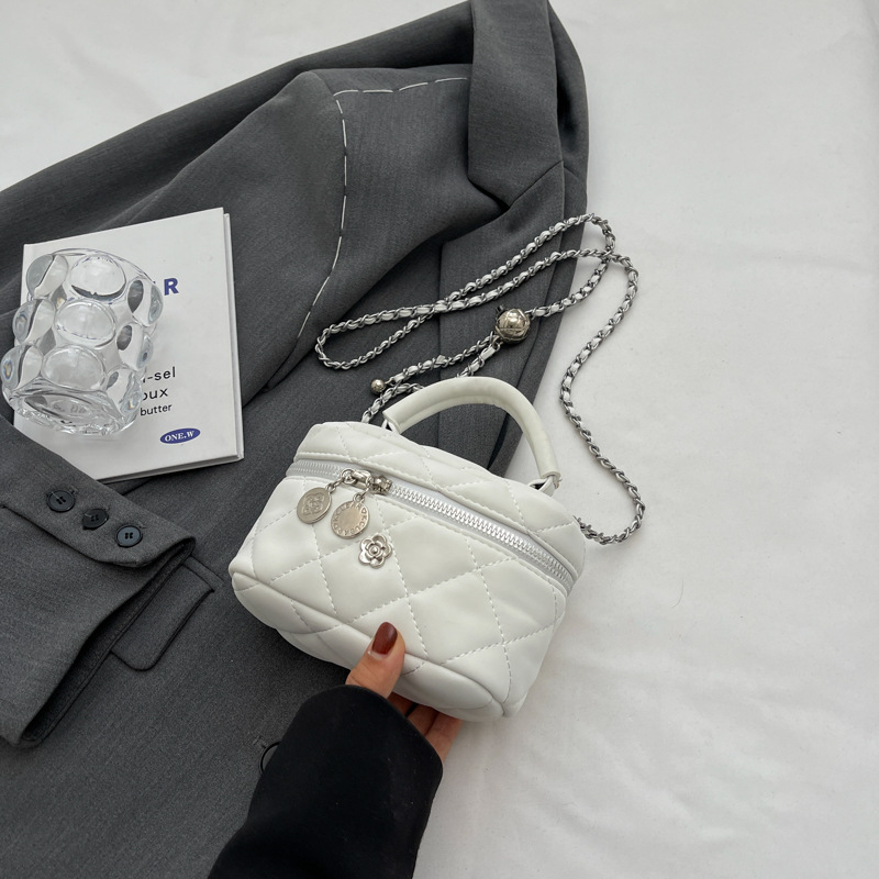 Ženska mini bucket torbica od PU kože s dijamantnim quiltom, lančani remen, crossbody stil