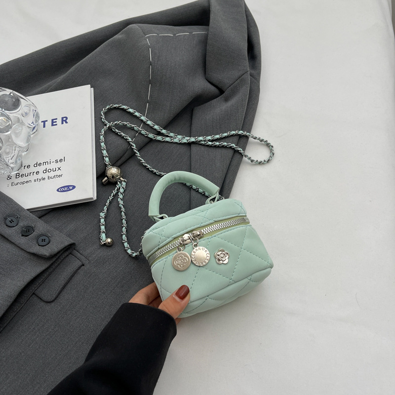 Ženska mini bucket torbica od PU kože s dijamantnim quiltom, lančani remen, crossbody stil