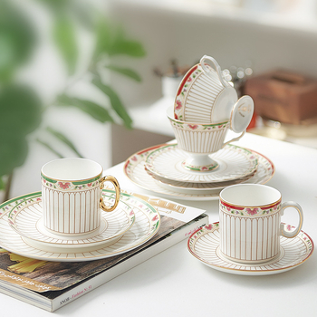 Set Nordic ceramic pentru cafea cu cești și farfurioare, margine aurie – stil modern pentru ceai de după-amiază
