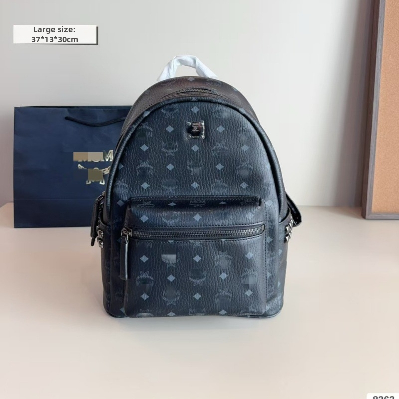 Unisex ruksak M's Stark Visetod s metalnim zakovicama i all-over printom za svakodnevnu upotrebu i putovanja