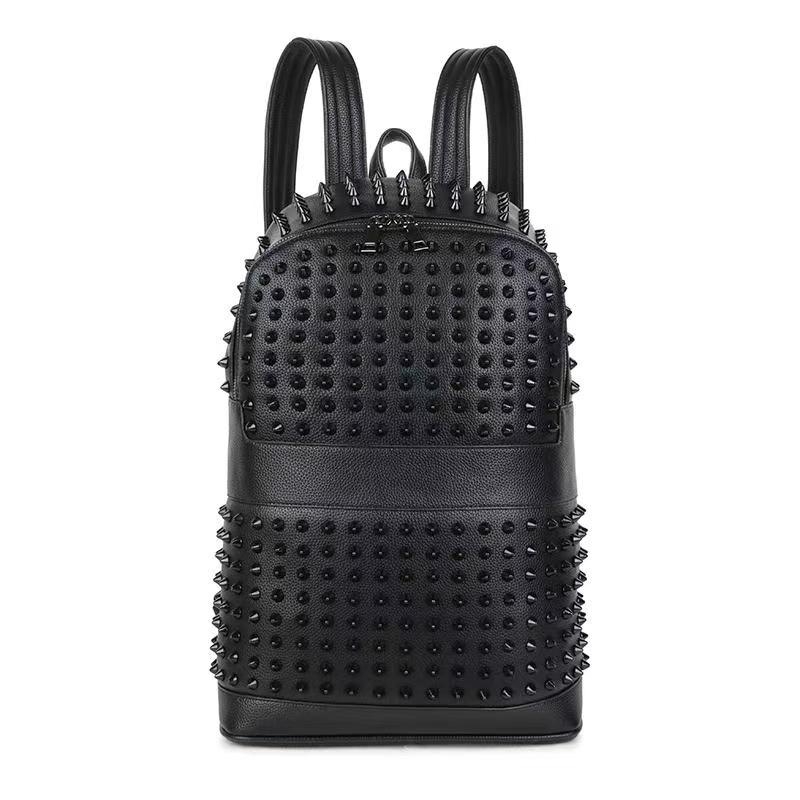 Unisex crni PU ruksak s rivet zakovicama, za 10-inčni prijenosnik, kapacitet ispod 20 L, zakrivljene naramenice, poliester podstava, moderan svakodnevni ruksak