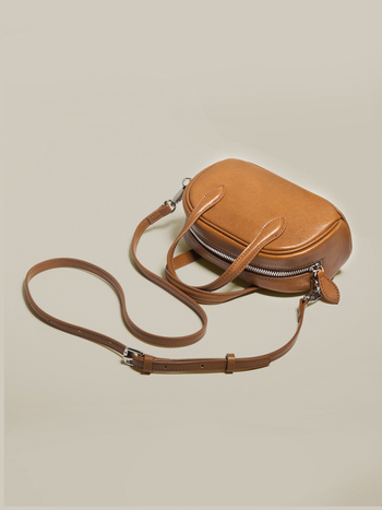 Mala ženska torbica bowling od kože s vegetabilnim obrađivanjem, prava koža, crossbody torbica