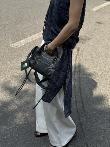 Ženska biker torba od vrhunske kože s voskom i rivetima, francuskog stila, gradski stil, za rame, crossbody ili ručna