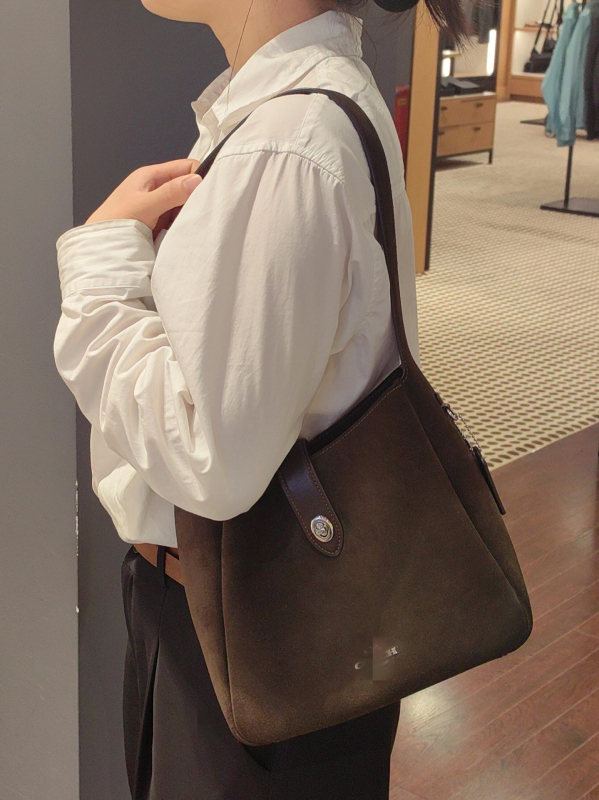Koujia Hadley bucket bag 2025 – Veličine bucket torba za svakodnevnu upotrebu, za ramenu ili crossbody, ženska torba u poklon kutiji