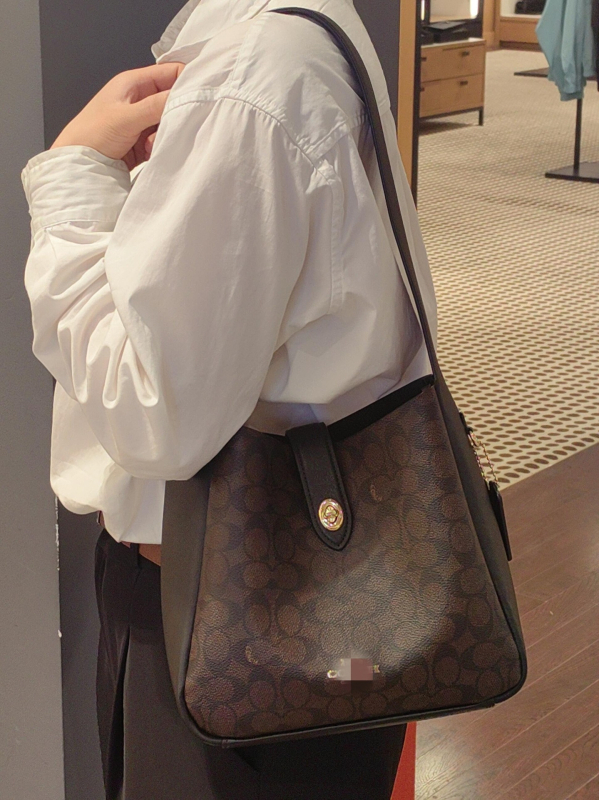Koujia Hadley bucket bag 2025 – Veličine bucket torba za svakodnevnu upotrebu, za ramenu ili crossbody, ženska torba u poklon kutiji