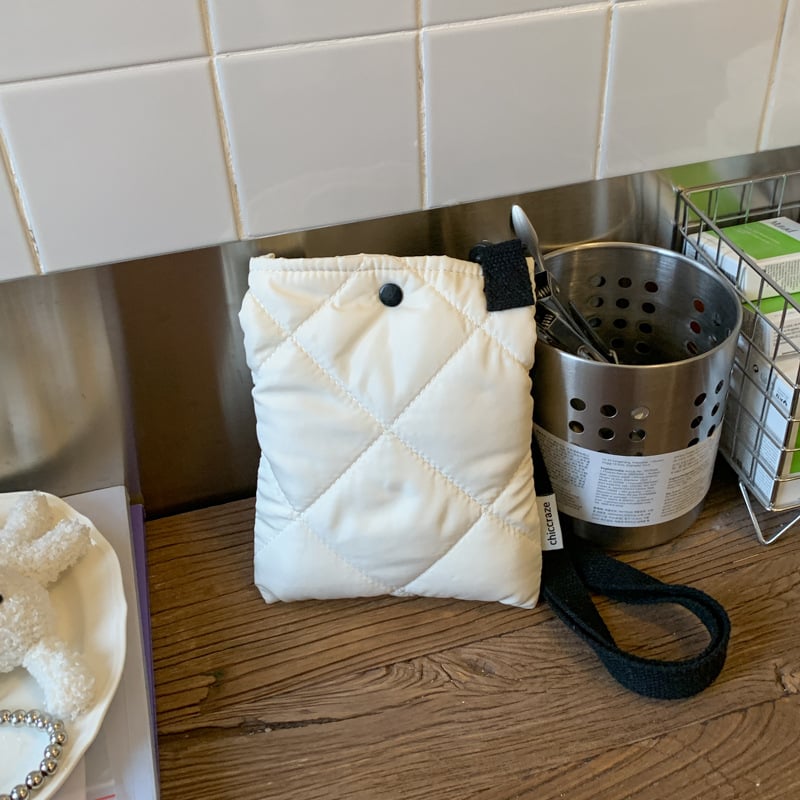 Ženska torbica za rame, jesen-zima 2025, kvadratna vezenina, mala nylon crossbody torba, stil bucket