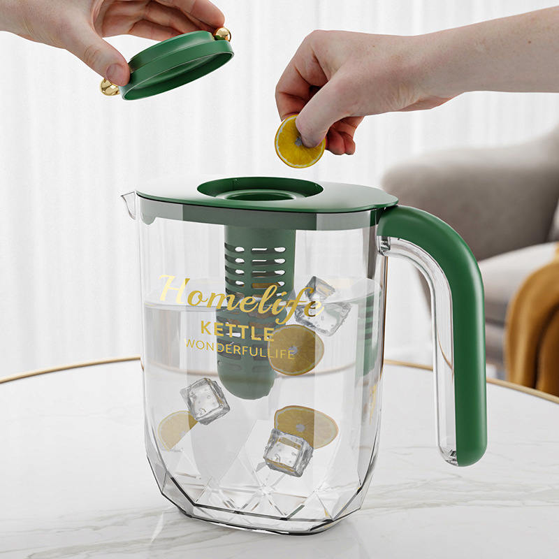 Carafă de apă rece din plastic alimentar, rezistentă la temperaturi ridicate, pentru uz casnic sau comercial, pentru prepararea ceaiului, a sucurilor și a băuturilor reci.