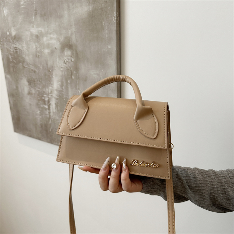 Ženska crossbody torba u francuskom stilu, jednostavna i elegantna; mala kvadratna torba za sve sezone, 2025 dizajn